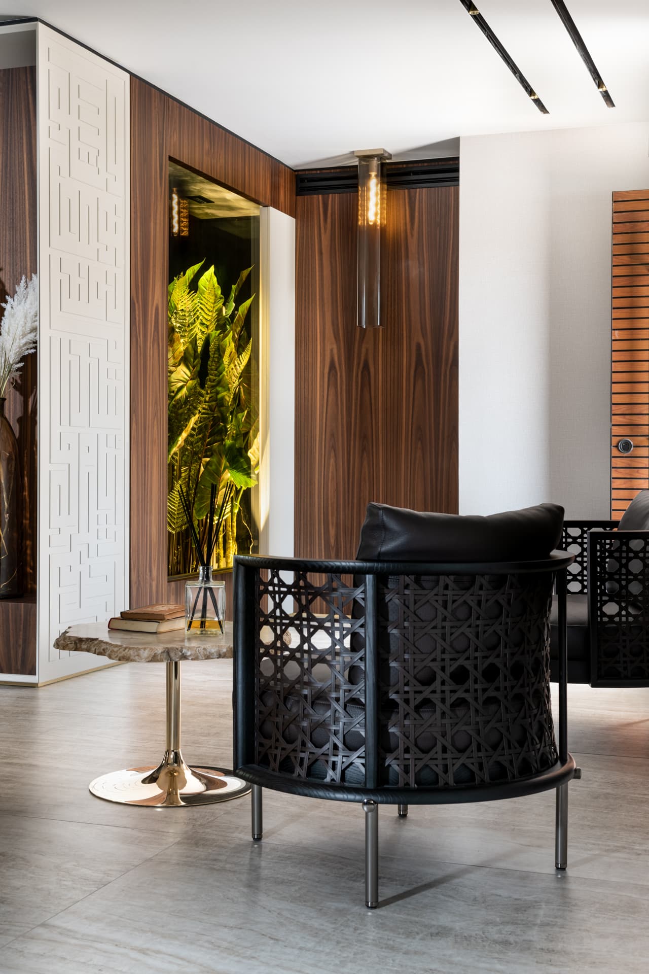 Hallway — Akar — Photo 3