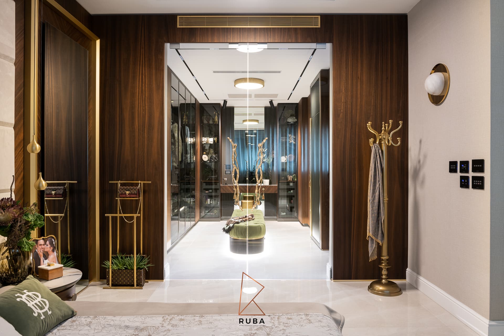 Dressing Room — Ibrahim Shabaita — Photo 5