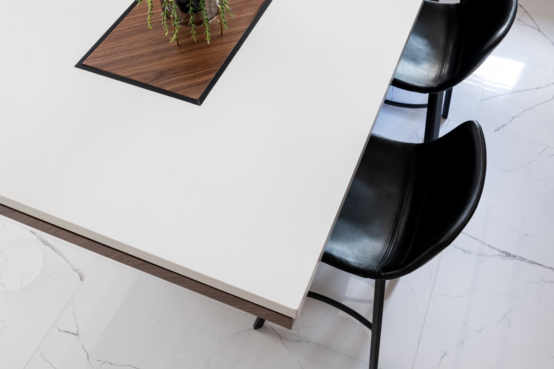 Dining Room — Mai — Photo 3