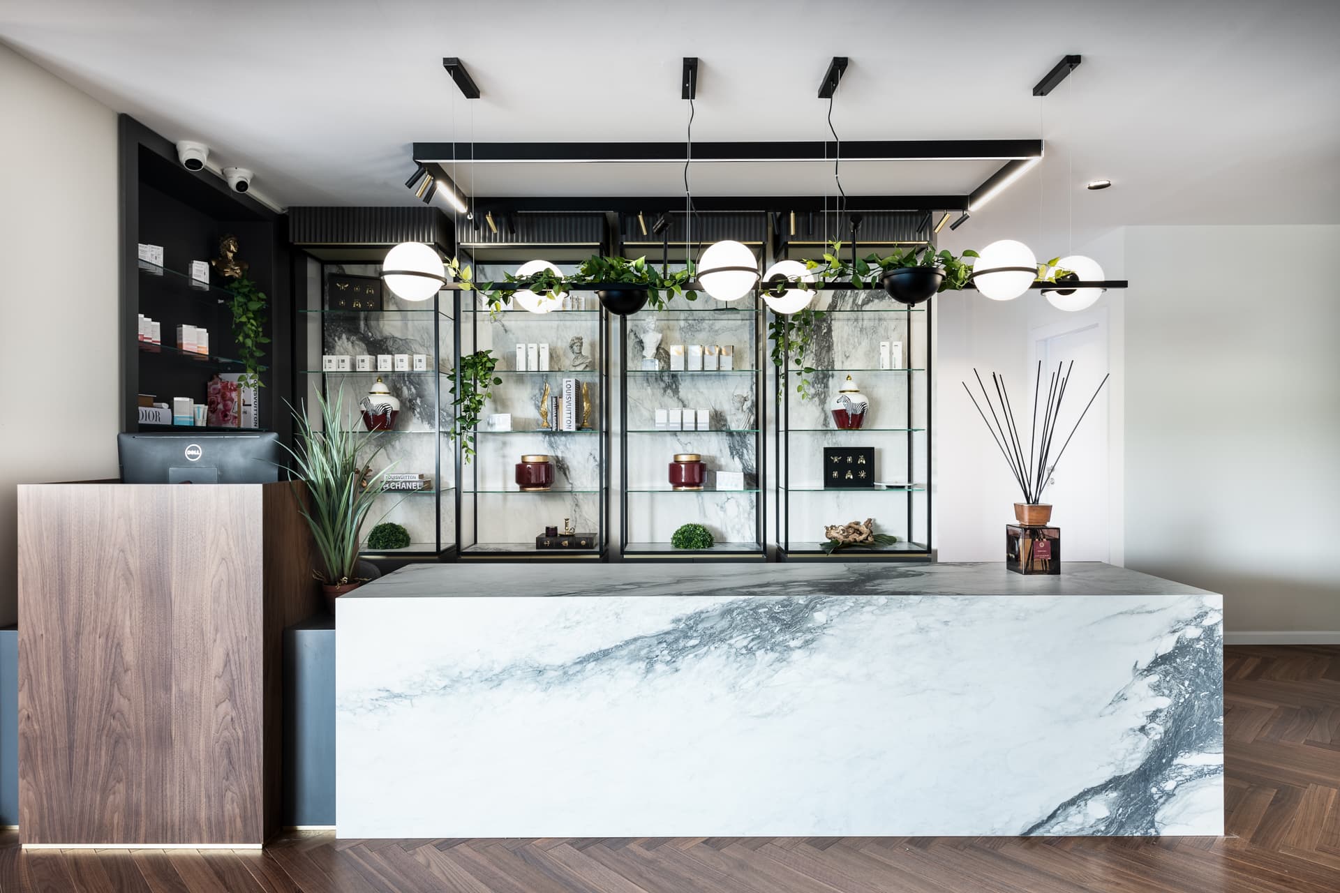 Reception — Moeen Clinic