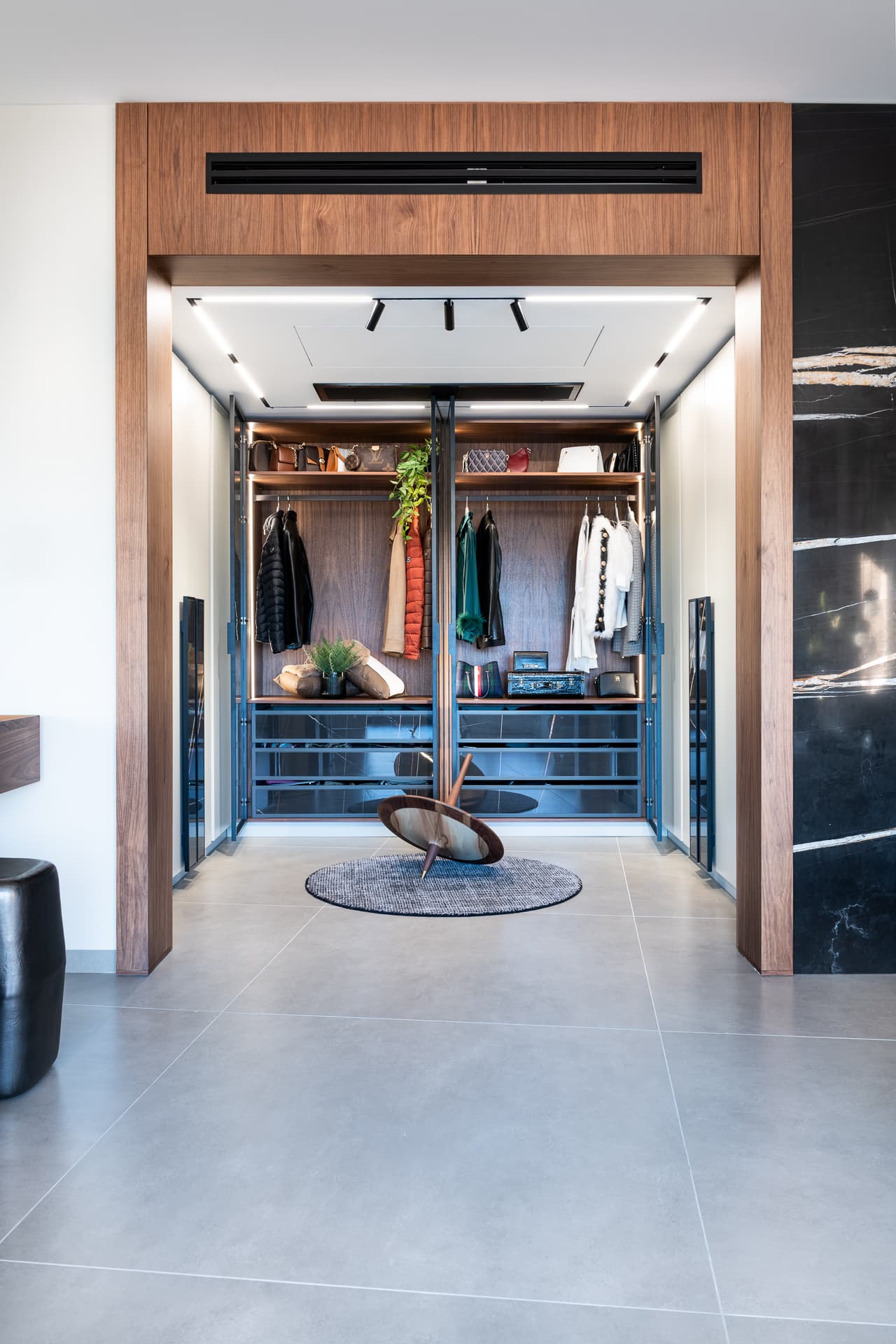 Dressing Room — Ola & Raffoul Arraf