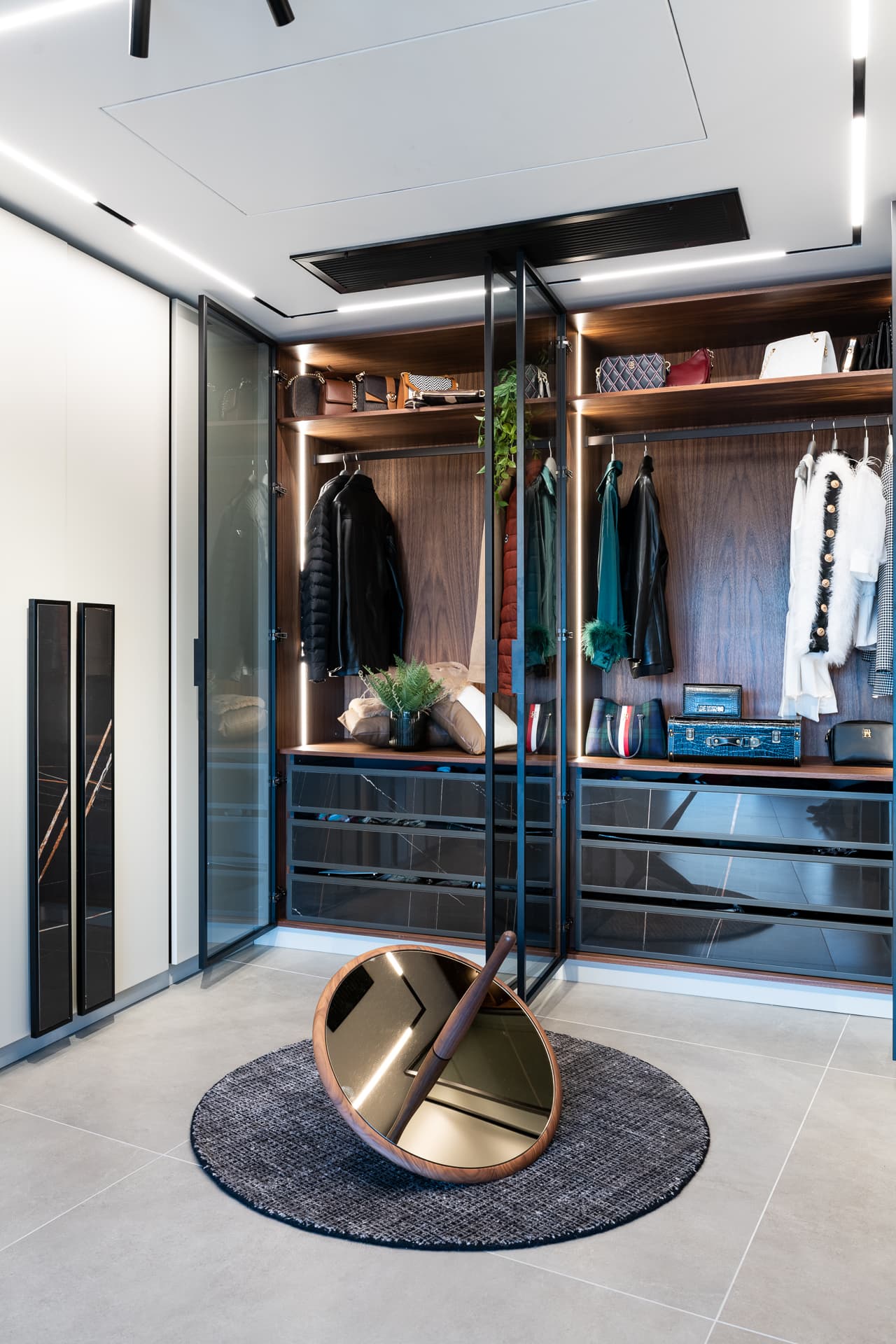 Dressing Room — Ola & Raffoul Arraf — Photo 2