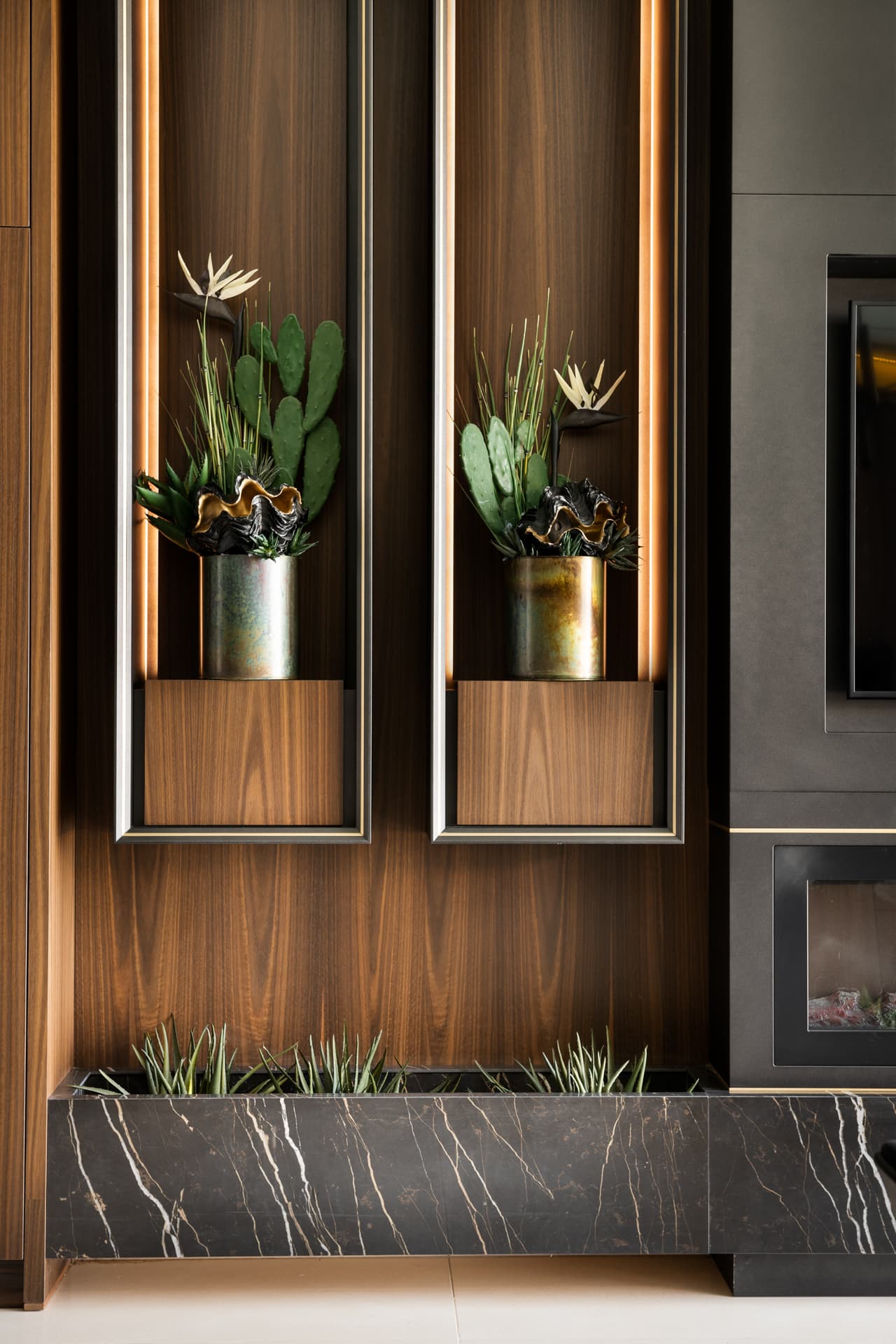 Monumental greyscale David bust print on textured canvas wall