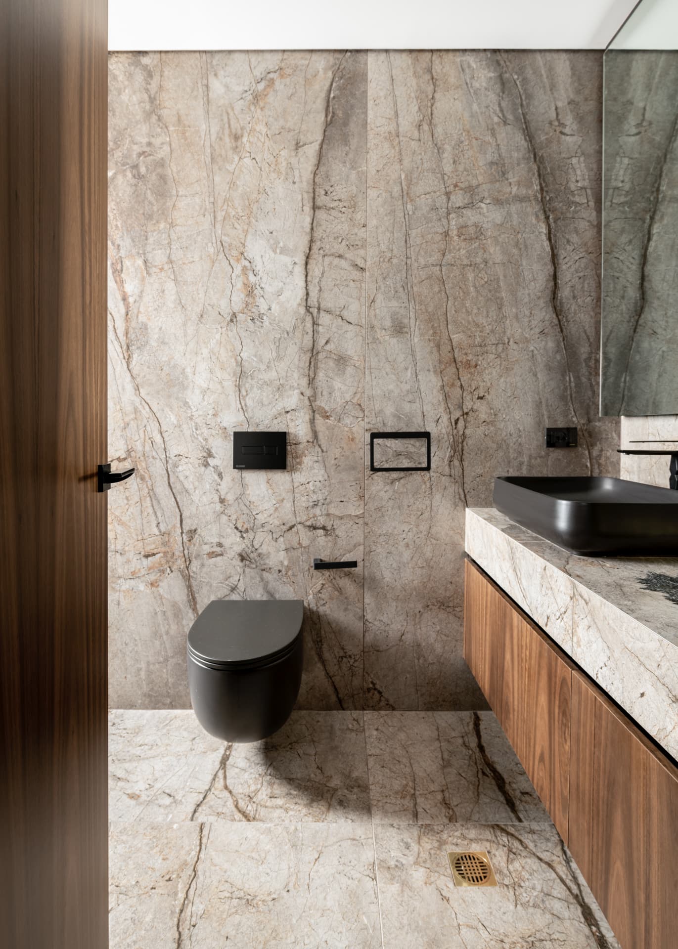 Bathroom — Argamán