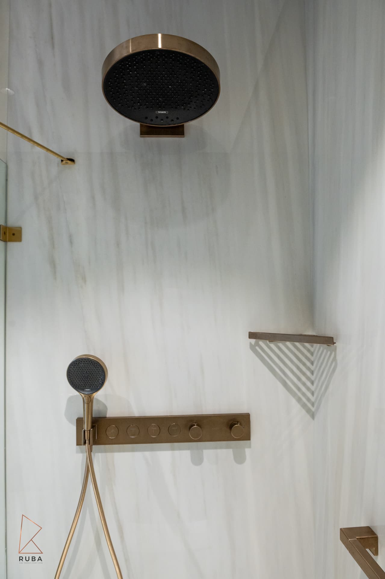 Master Bathroom — Bird of Paradise Flower — Photo 4