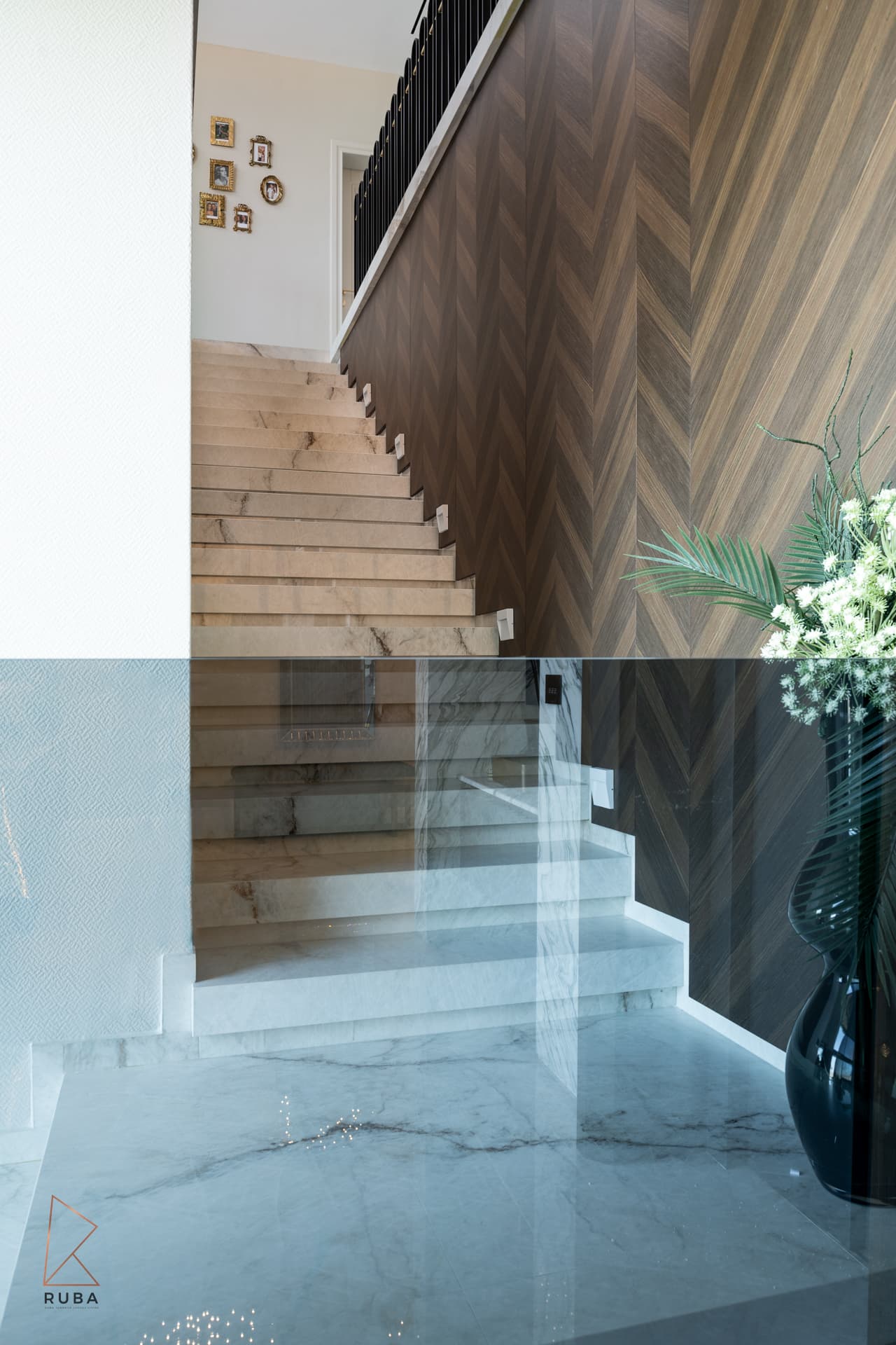 Staircase — Bird of Paradise Flower — Photo 2