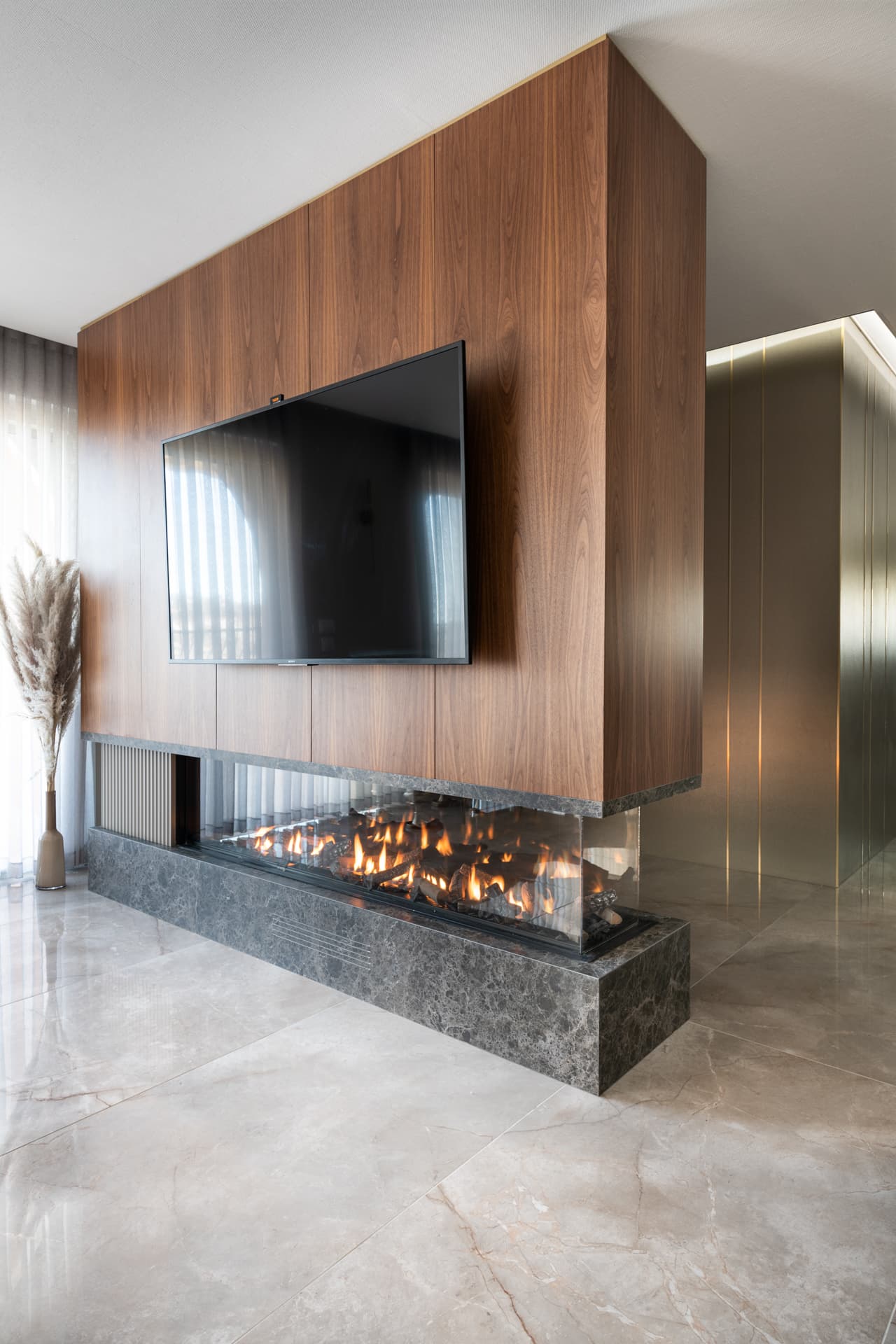 Living Room — Emperador Dark — Photo 3