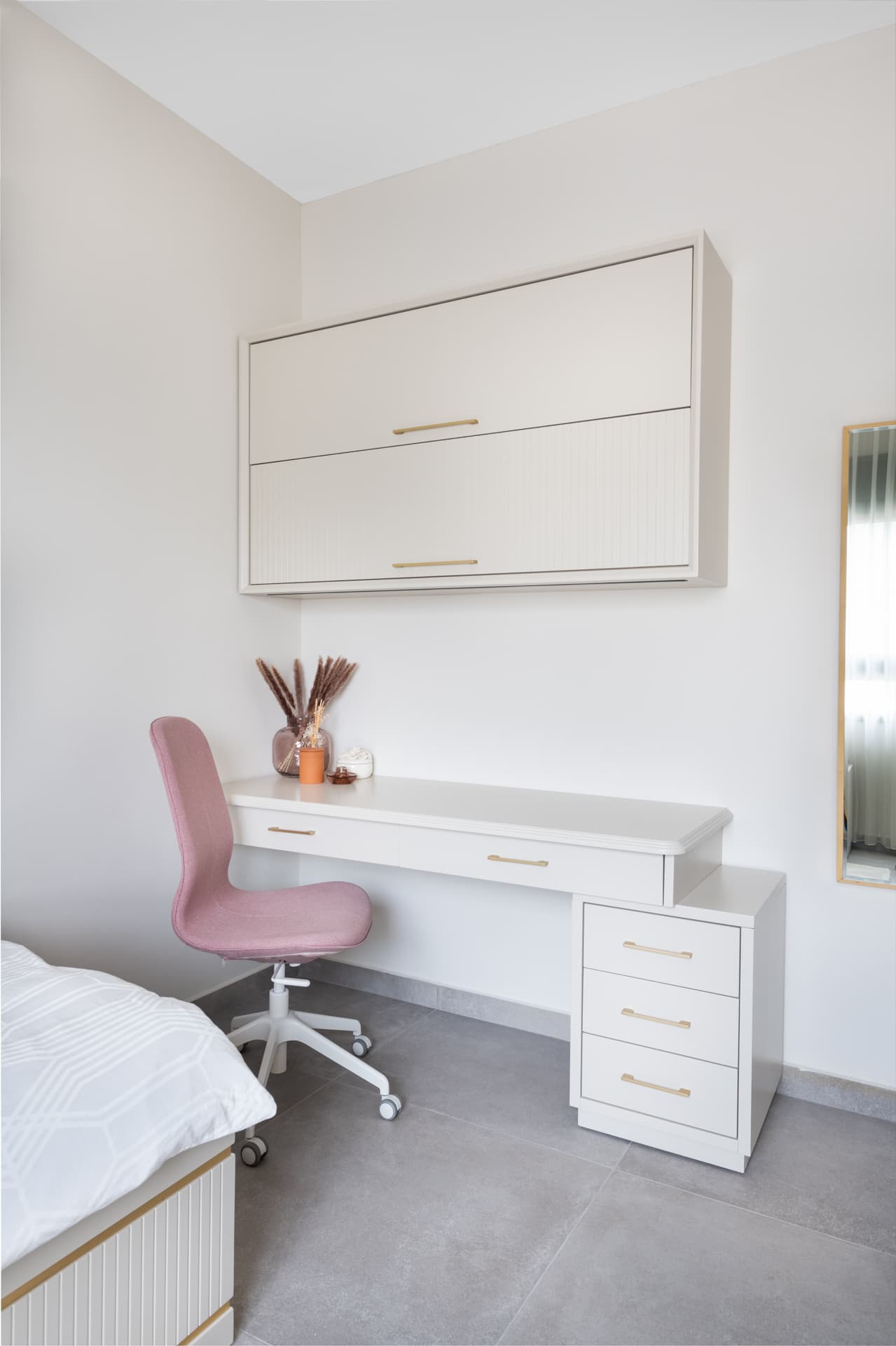 Girls Bedroom — Pistachio — Photo 2