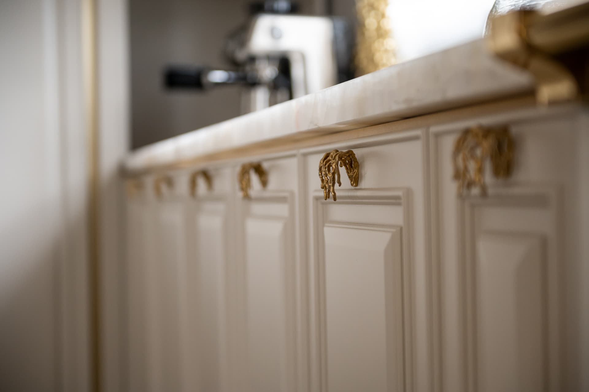 Kitchen — Twilight — Photo 3